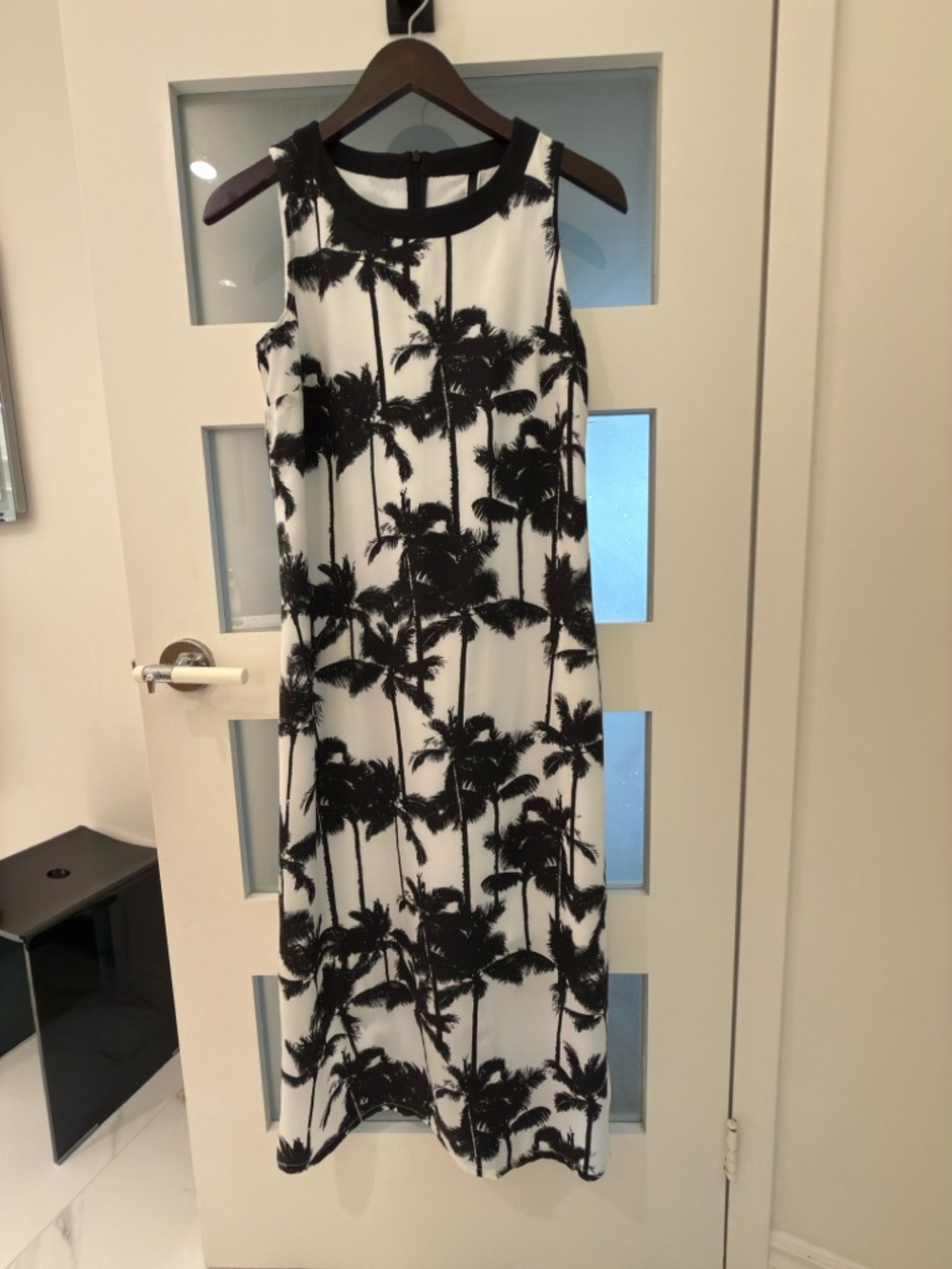 Kensie Black & White Palm-Print Sleeveless Maxi Dress Small